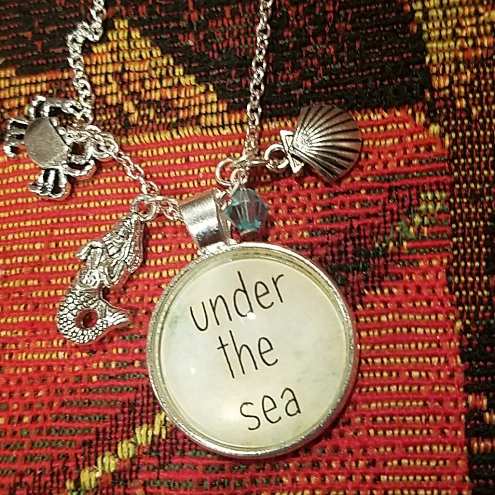 ❤️5/$25 New mermaid under the sea necklace